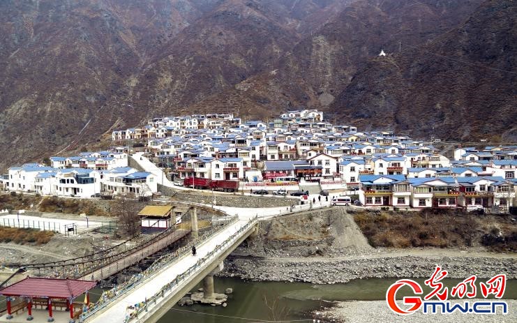 我們的家園｜黨建引領(lǐng)發(fā)展，這座高原山村“變身”別墅村