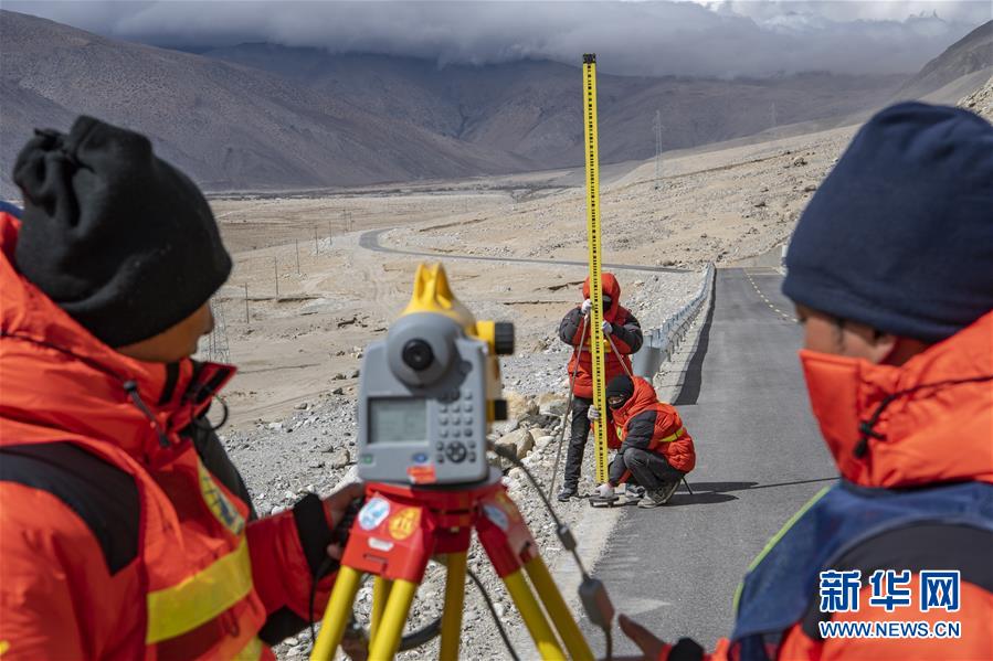 （新華全媒頭條·圖文互動(dòng)）（10）往更高處長(zhǎng)、往長(zhǎng)春北京方向移動(dòng)——來自海拔8848.86米的報(bào)告