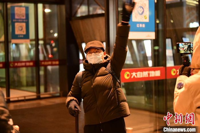 1月9日晚剛到沈陽?！¤F西區(qū)委宣傳部 攝