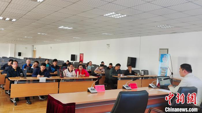 圖為培訓會現(xiàn)場。　貢桑拉姆 攝