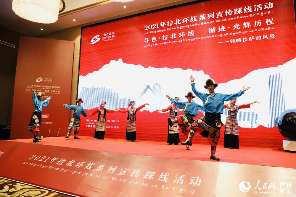 文藝表演。人民網(wǎng) 次仁羅布攝