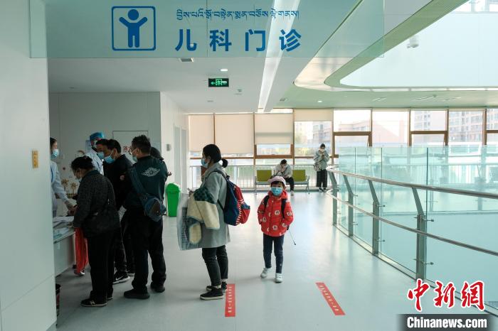 圖為兒科義診接診現場。　江飛波 攝