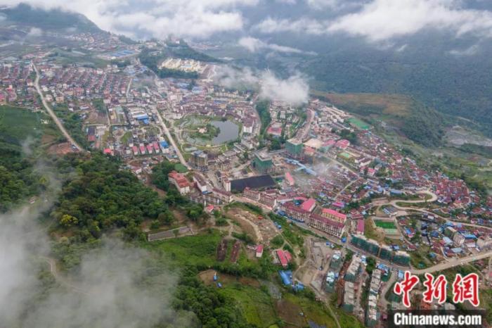 墨脫縣城全貌。(無人機畫面)
