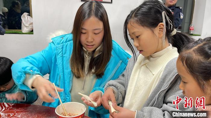 西藏戍邊民警：一想到孩子，心就瞬間柔軟了