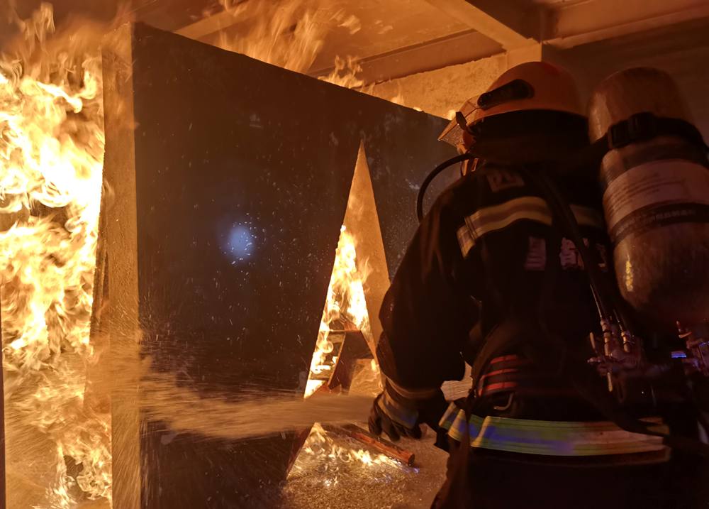 真火內(nèi)攻實(shí)操訓(xùn)練。