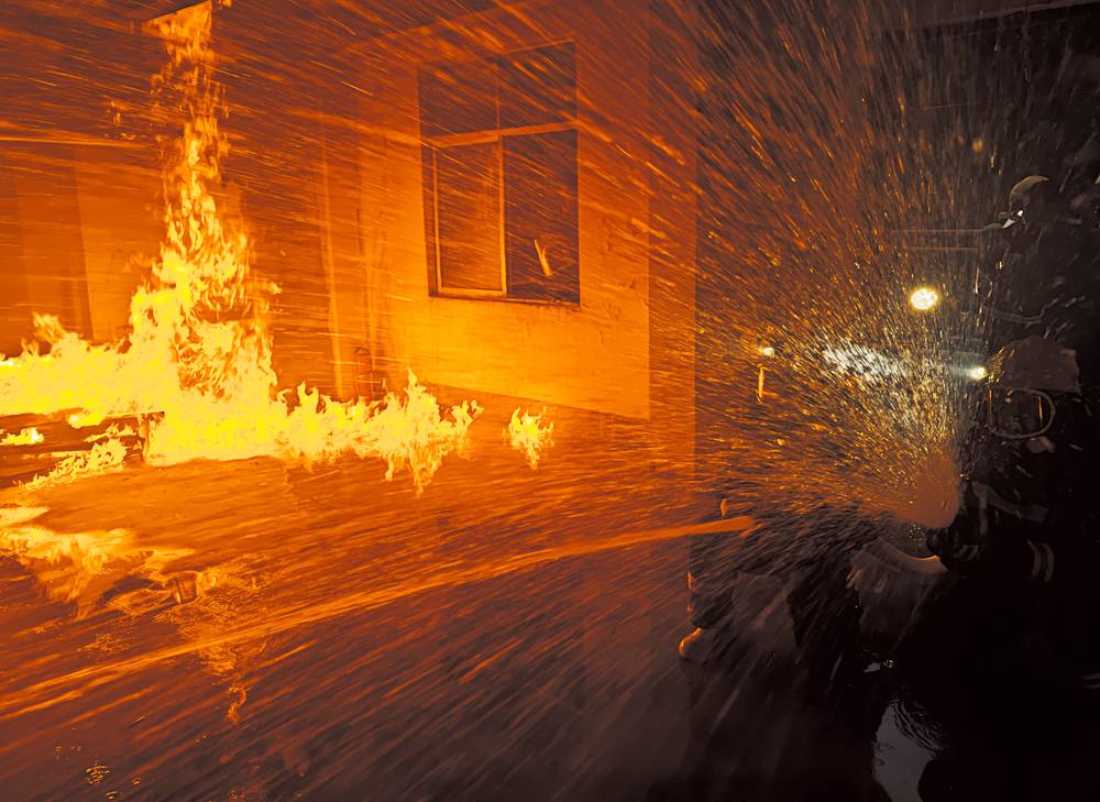 滅火救援演練，畫面震撼。