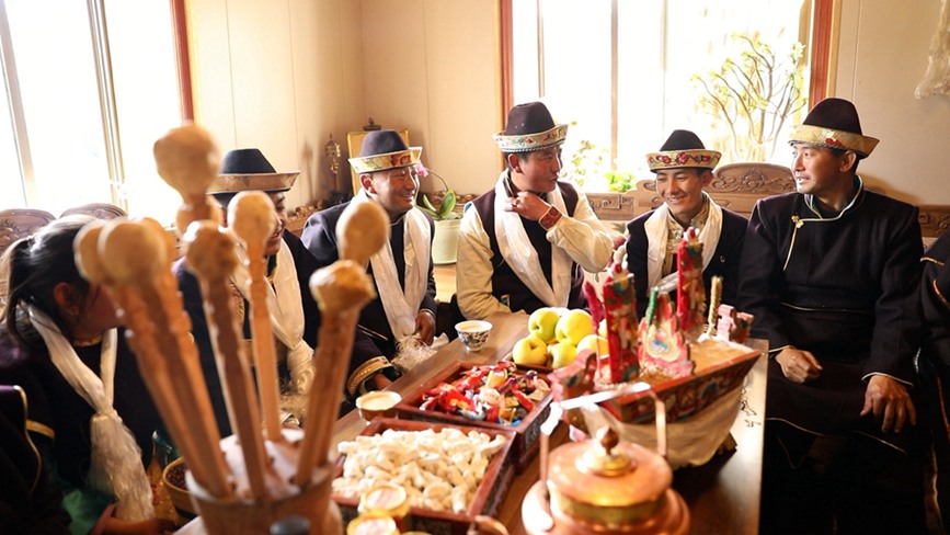 齊聚一堂，迎“古突”之夜。