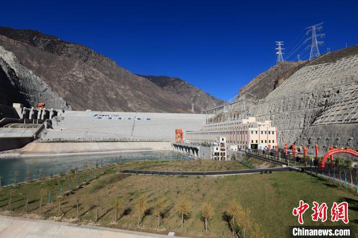 圖為金沙江上游蘇洼龍水電站。　王磊 攝