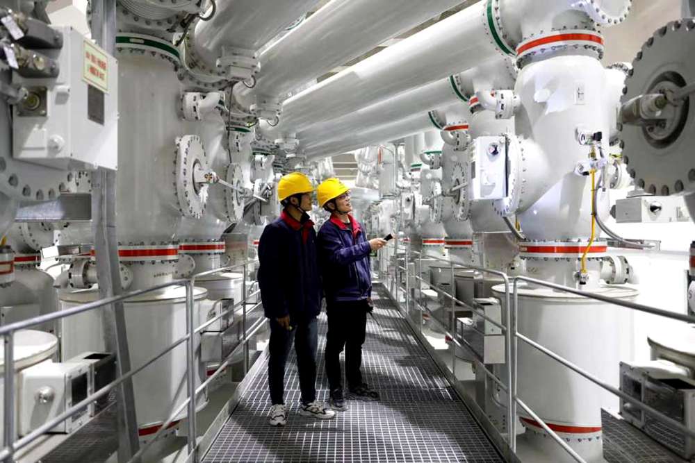 進(jìn)行日常檢查。吳雛音 攝