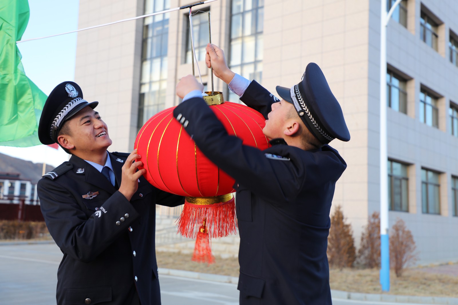 （要聞 新媒體）雪域邊關(guān)的他們，是歸途的(4189296)-20230122091651.jpg