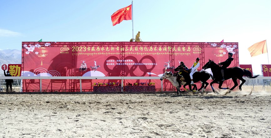 藏歷新年，精彩的馬術(shù)表演。潘多攝