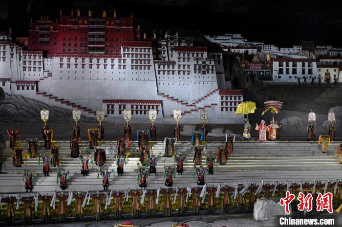 3月17日，西藏拉薩，《文成公主》大型史詩劇演出現(xiàn)場(chǎng)?！±盍?攝