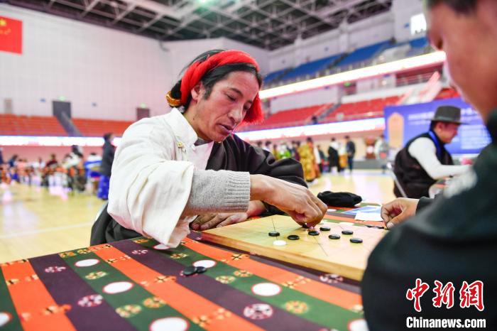 圖為比賽現(xiàn)場?！∝暩聛硭?攝