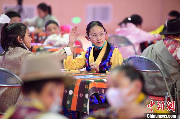 圖為比賽現(xiàn)場?！∝暩聛硭?攝