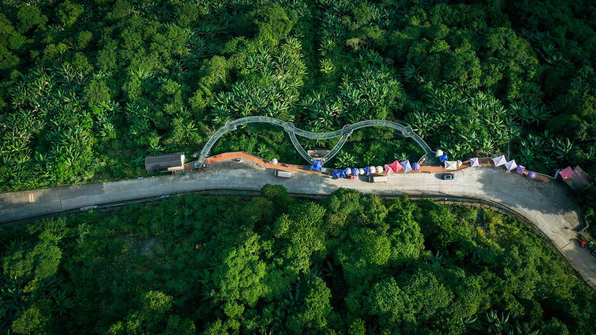 無人機航拍墨脫縣果果塘大拐彎觀景臺。人民網(wǎng)記者 次仁羅布攝