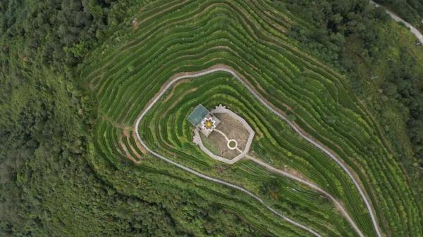 幾代建設(shè)者，歷經(jīng)半個(gè)多世紀(jì)完成！這是一條怎樣的公路？