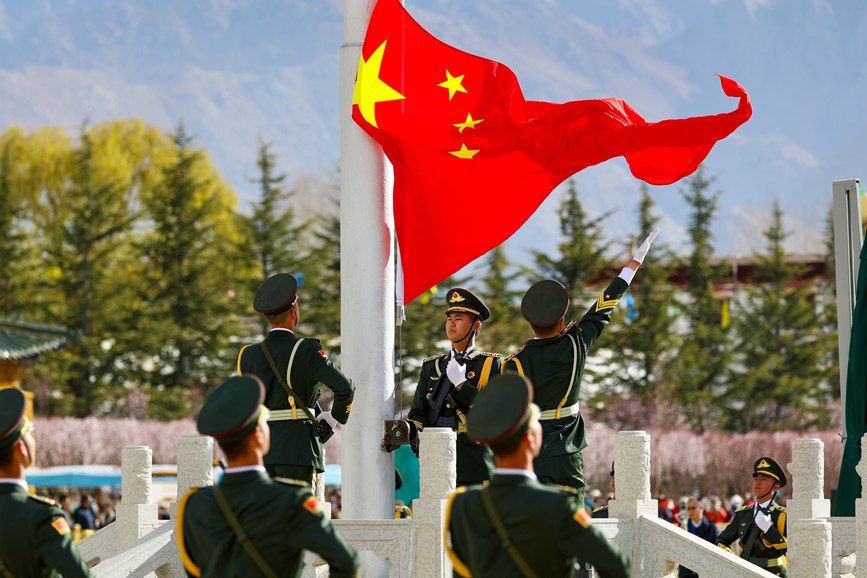 升旗儀式現(xiàn)場。