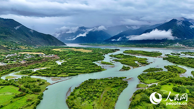 雅尼國家濕地公園風景如畫。人民網(wǎng)記者 次仁羅布攝