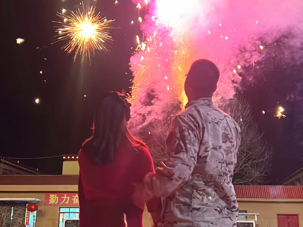 來隊家屬的溫馨瞬間?；粢綌z