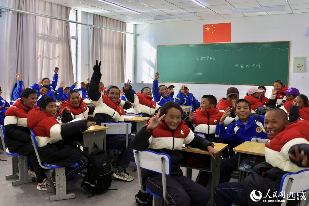 安置在定日縣委黨校讀書的學(xué)生。人民日報記者 鮮敢攝