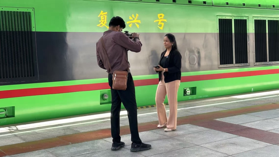 “中國(guó)在保護(hù)自然環(huán)境的同時(shí)實(shí)現(xiàn)了高度現(xiàn)代化！” ——多國(guó)記者眼中的現(xiàn)代西藏_fororder_圖片4