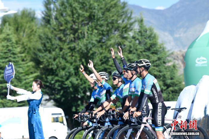 中國(guó)西藏第六屆跨喜馬拉雅自行車賽：騎行最美公路環(huán)抱喜馬拉雅