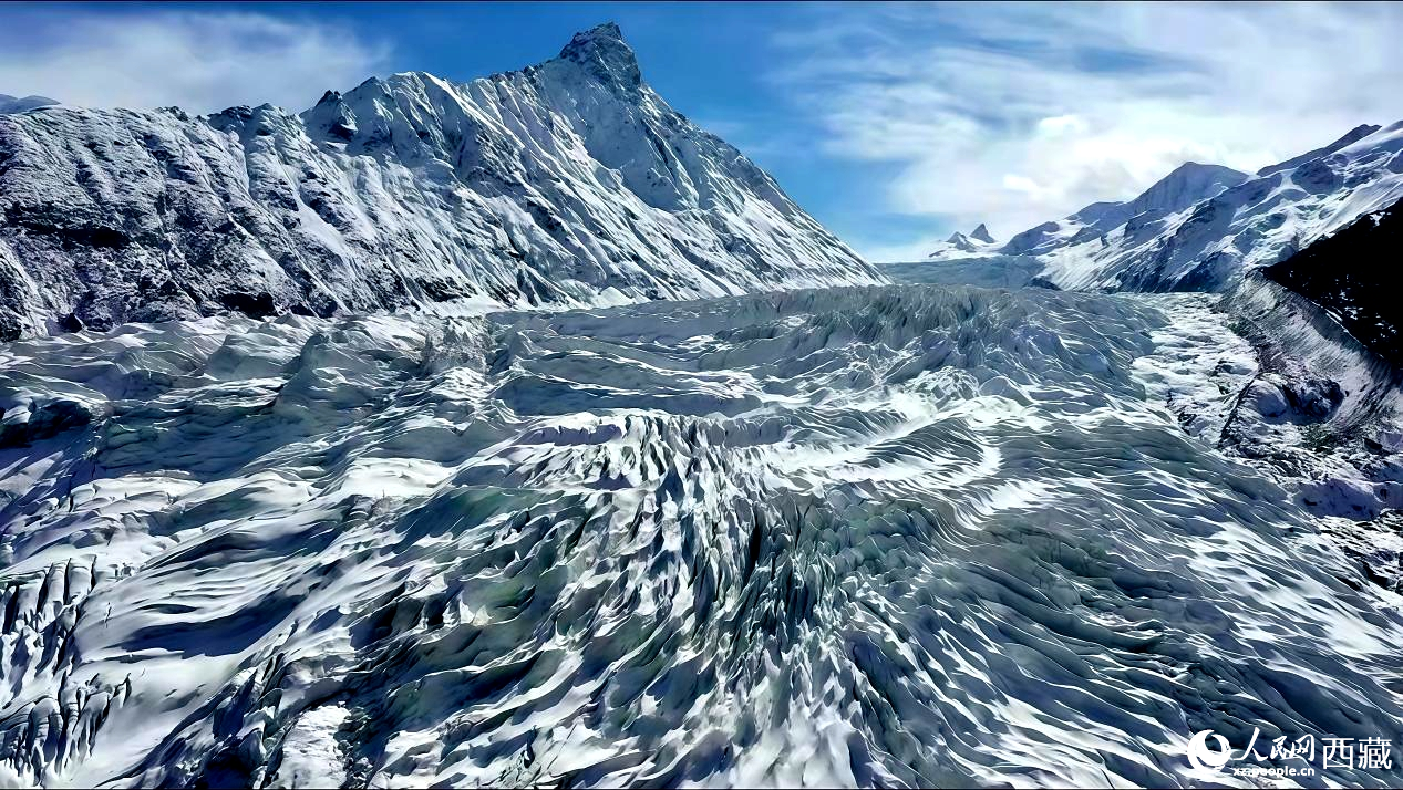 依噶冰川位于那曲市嘉黎縣尼屋鄉(xiāng)。