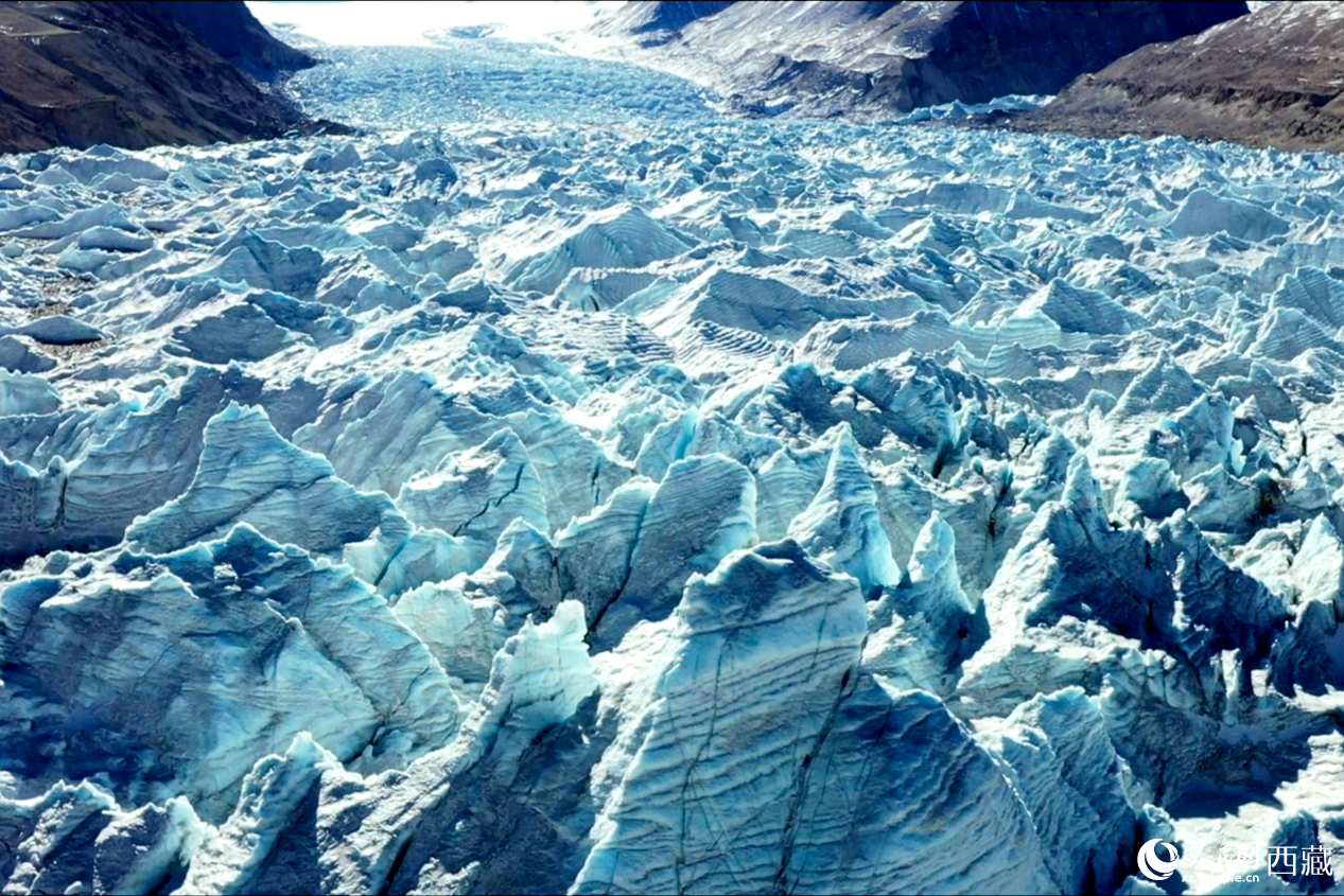 40冰川位于山南市浪卡子縣卓木拉日康雪山下。