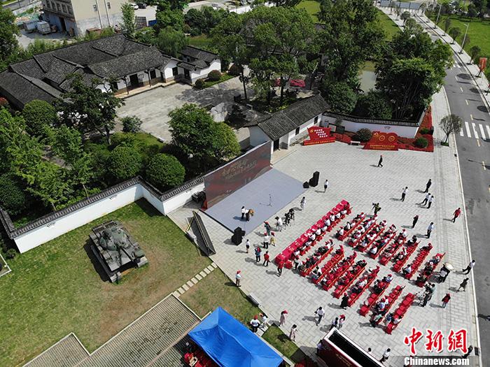 31日上午，“在這里讀懂初心使命——網(wǎng)絡(luò)媒體革命老區(qū)行”網(wǎng)絡(luò)主題采訪活動湖南站啟動儀式在長沙許光達故居舉行。<a target='_blank'  ><p  align=